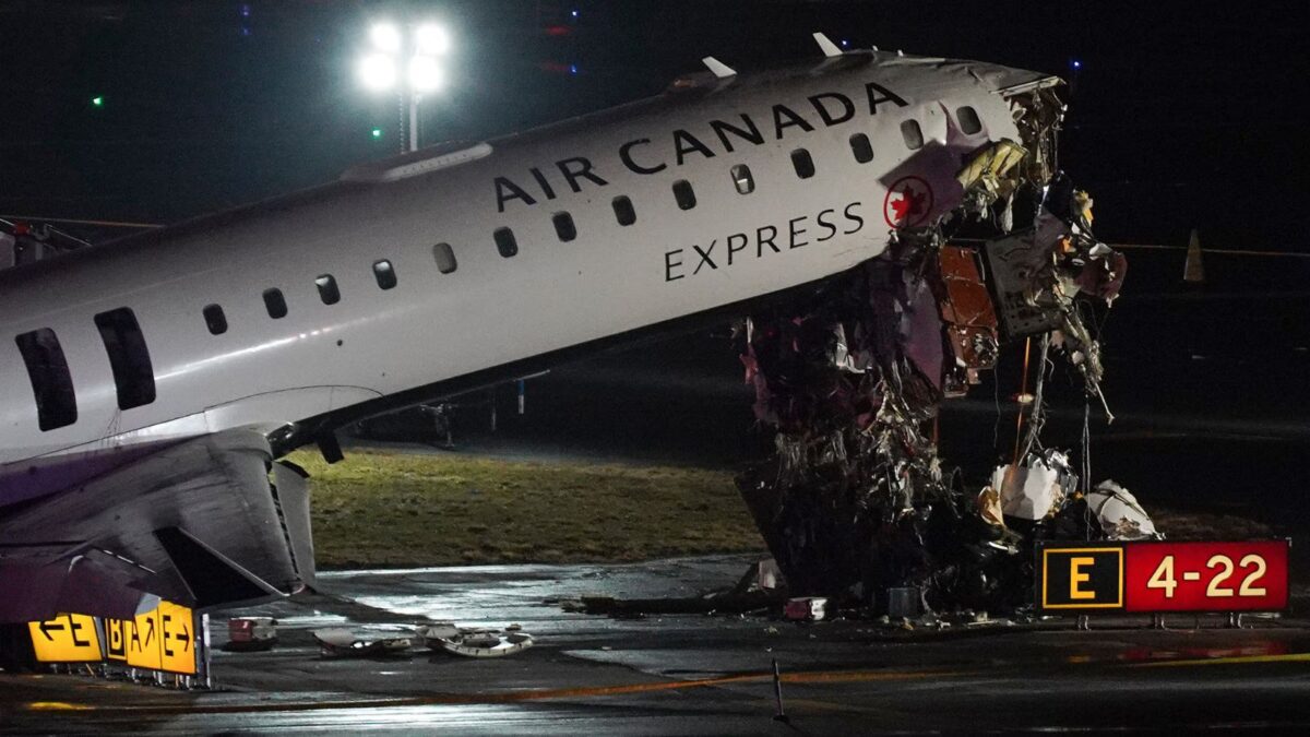 Chilling ATC audio revealed after Air Canada jet hits fireplace truck at LaGuardia