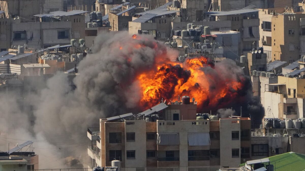 Tehran Calls for ‘Battle Reparations’ and Full Management of Strait of Hormuz to Finish Battle