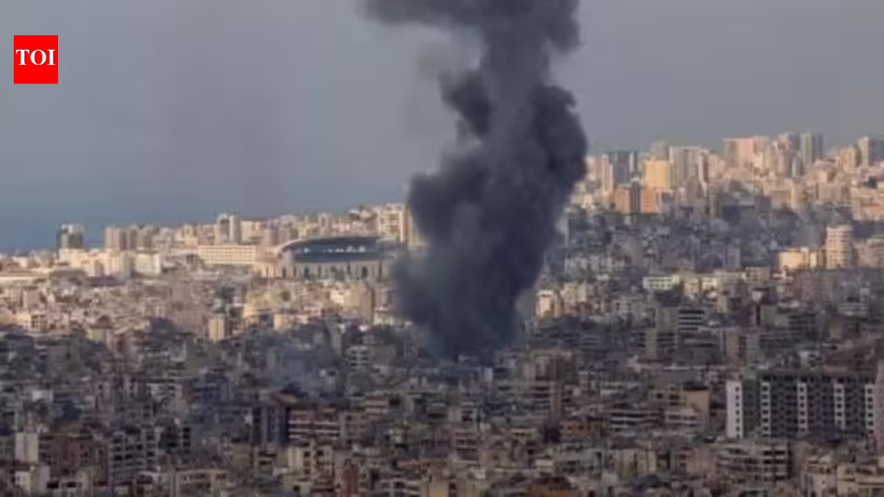 Israel points evacuation warning; kills 1, hurts 4 in Lebanon strikes