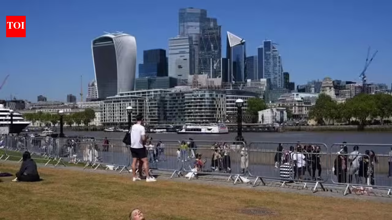 UK climate forecast: Temperatures to fall after financial institution vacation heat spell throughout areas