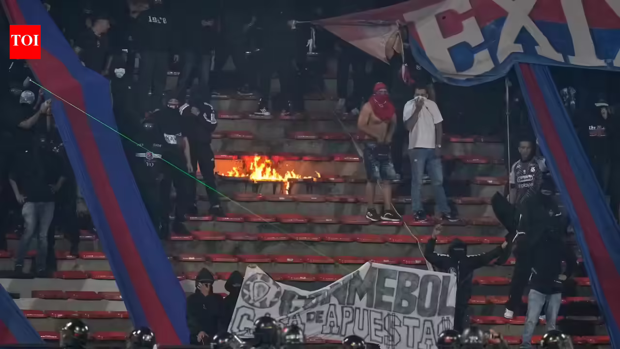 South America’s Champions League match stopped lower than 2 minutes in after followers began burning stadium sections | Worldwide Sports activities Information