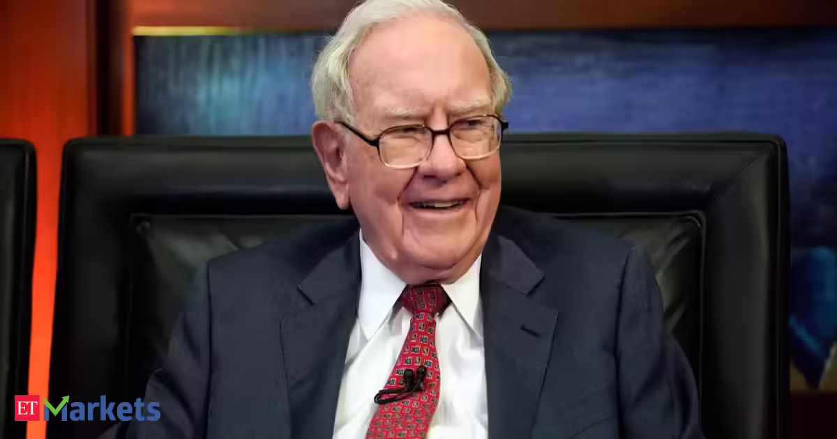 Warren Buffett sits on $400 bn money as Michael Burry warns of AI bubble. Is an enormous market crash coming?