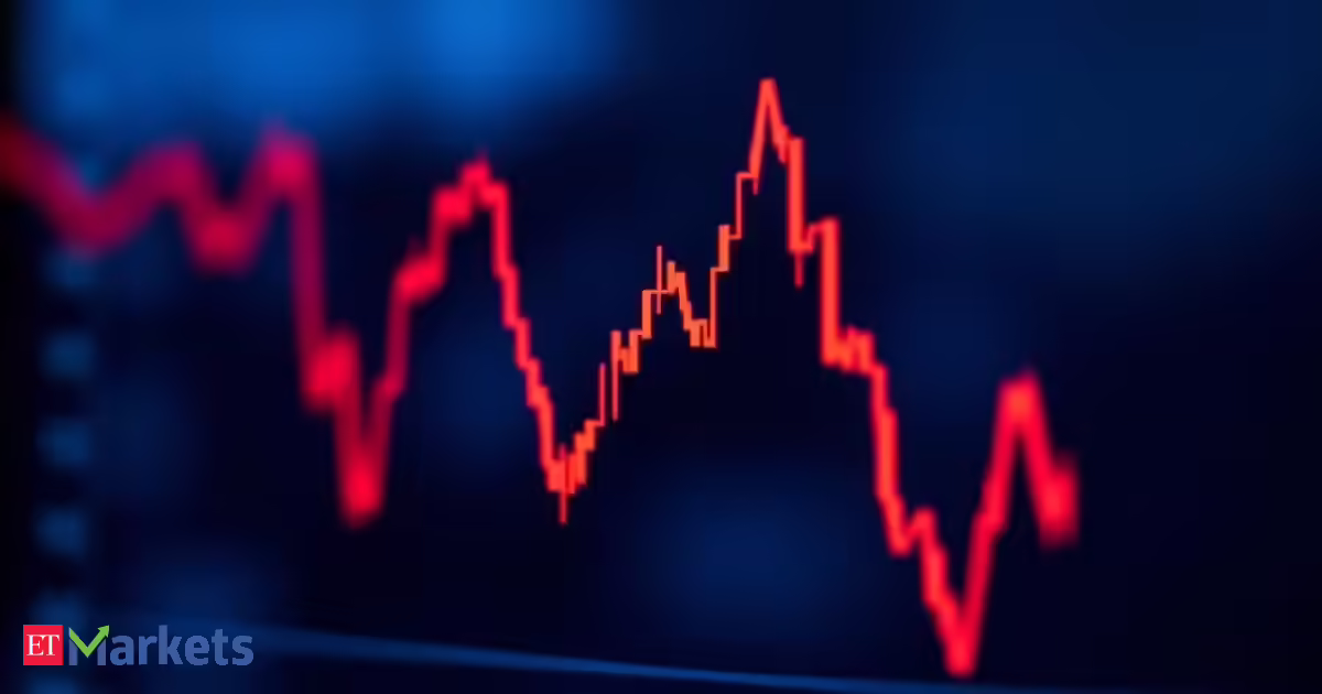 Market Wrap: Sensex falls 142 factors, Nifty holds 23,900; HDFC Financial institution shares tumble 3%