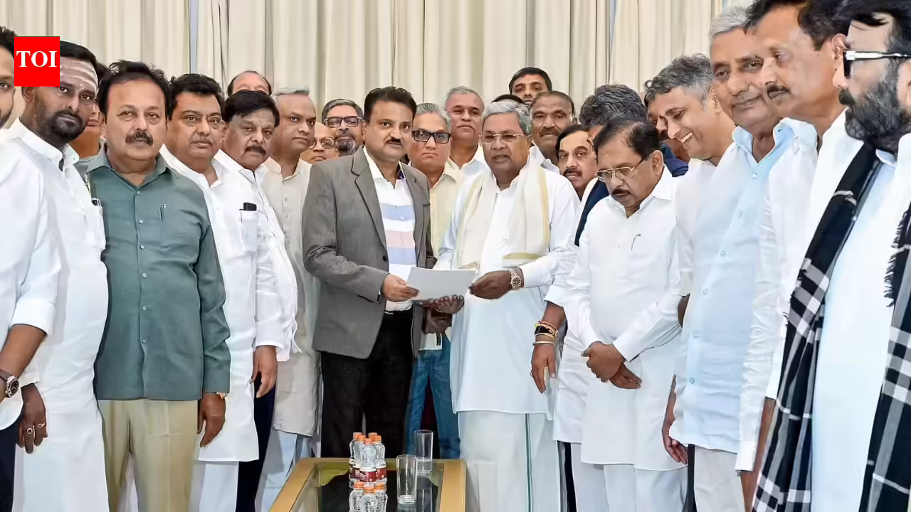 Thaawarchand Gehlot: Karnataka governor Thaawarchand Gehlot accepts Siddaramaiah’s resignation as CM, cupboard dissolved | India Information