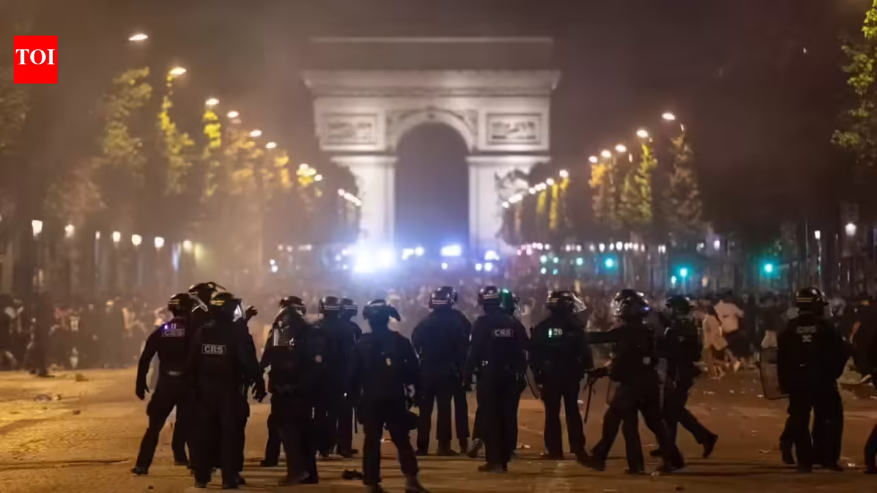 PSG Champions League celebrations in France spark clashes; 416 detained, 7 cops injured