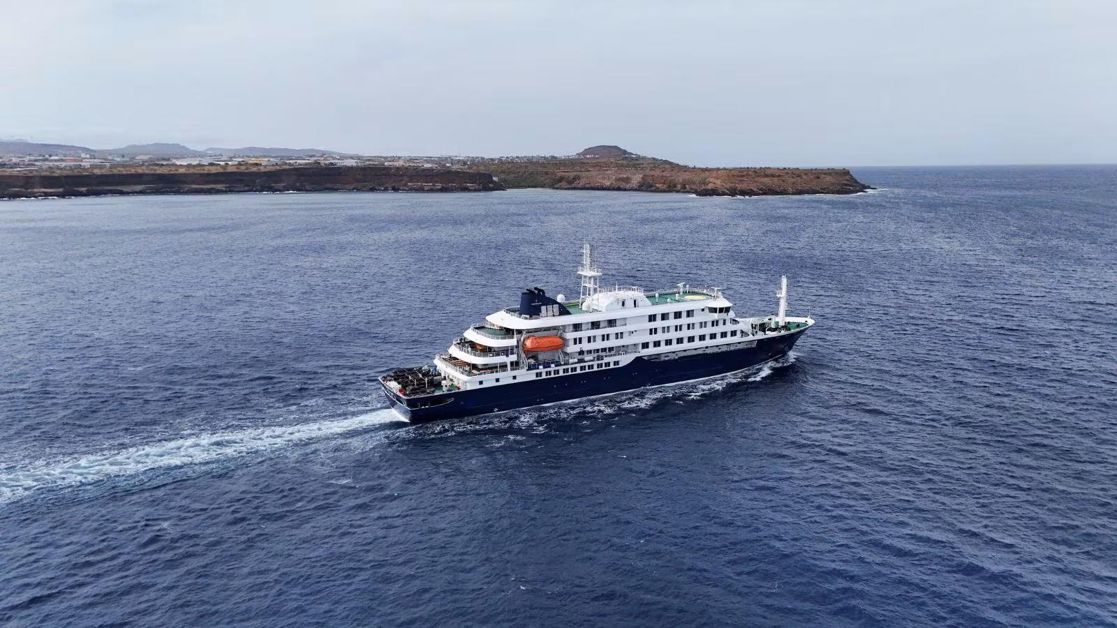 Why the WHO is Racing to Evacuate 140 Passengers in Tenerife