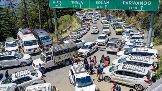 Himachal Pradesh’s Kullu witnesses heavy visitors congestion amid vacationer inflow