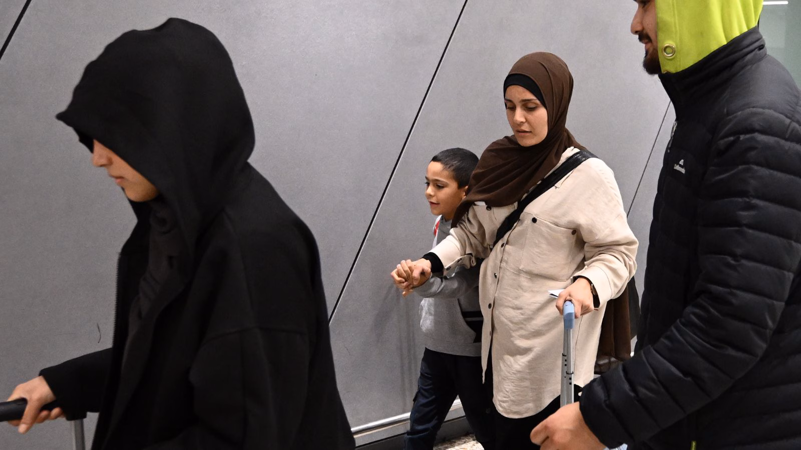 Planes carrying 19 girls and youngsters linked to Islamic State land in Australia | World Information