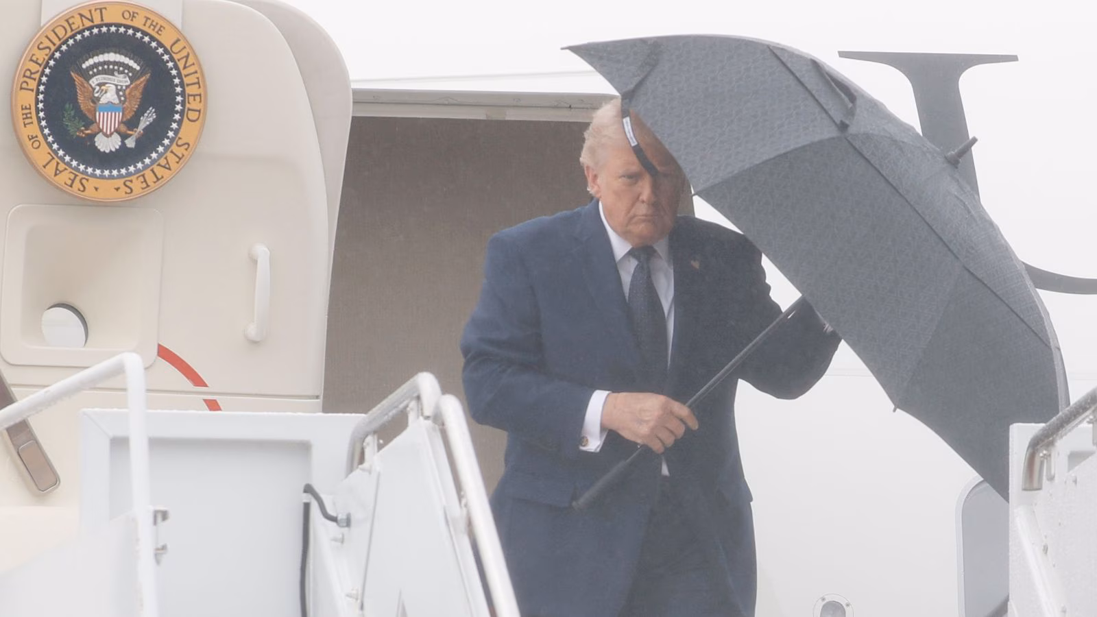 Trump cuts quick New Jersey journey, returns to White Home as US weighs Iran strikes | World Information