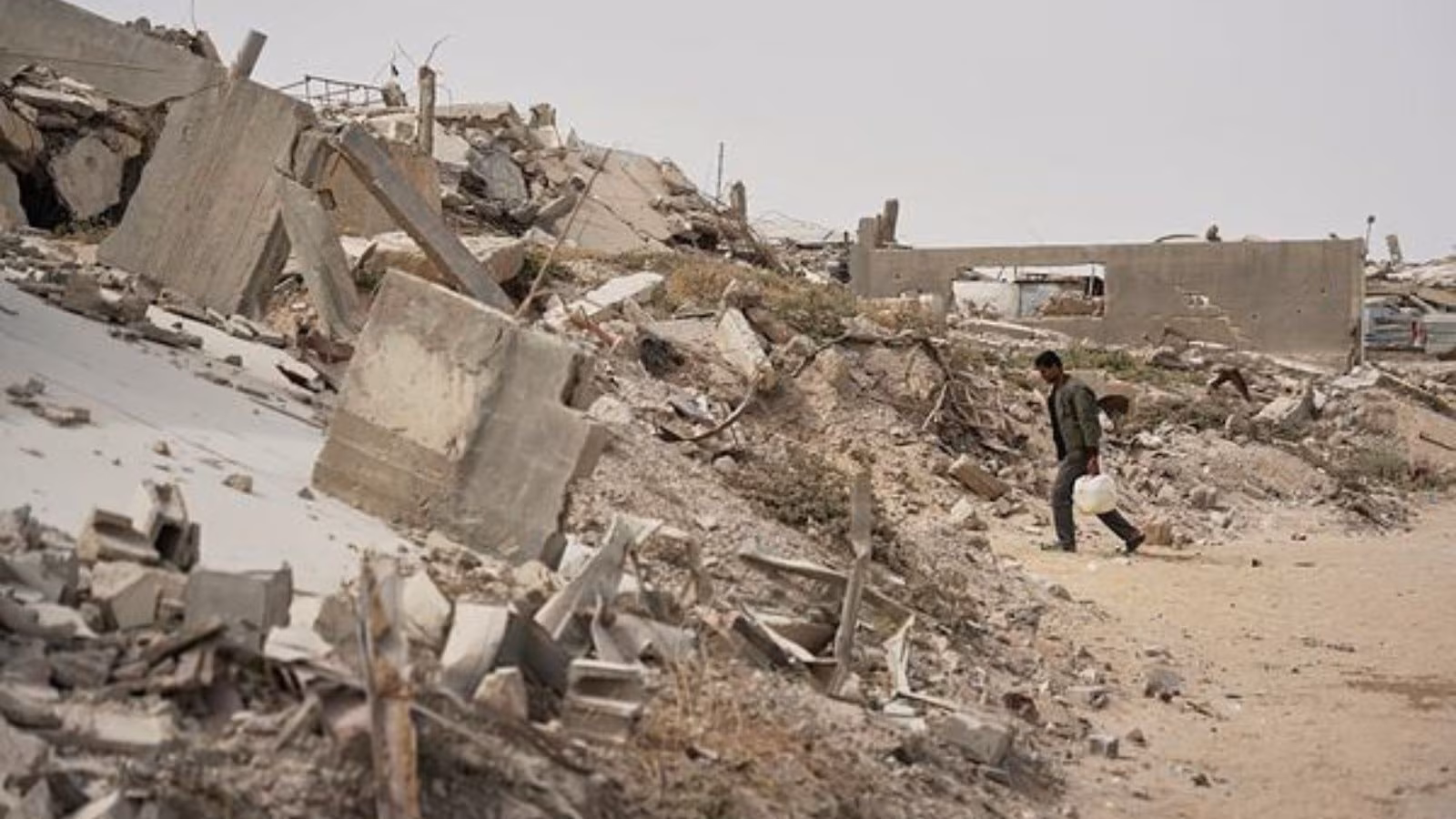 Israel steps up assaults on Gaza since Iran truce, as navy says Hamas rearming | World Information