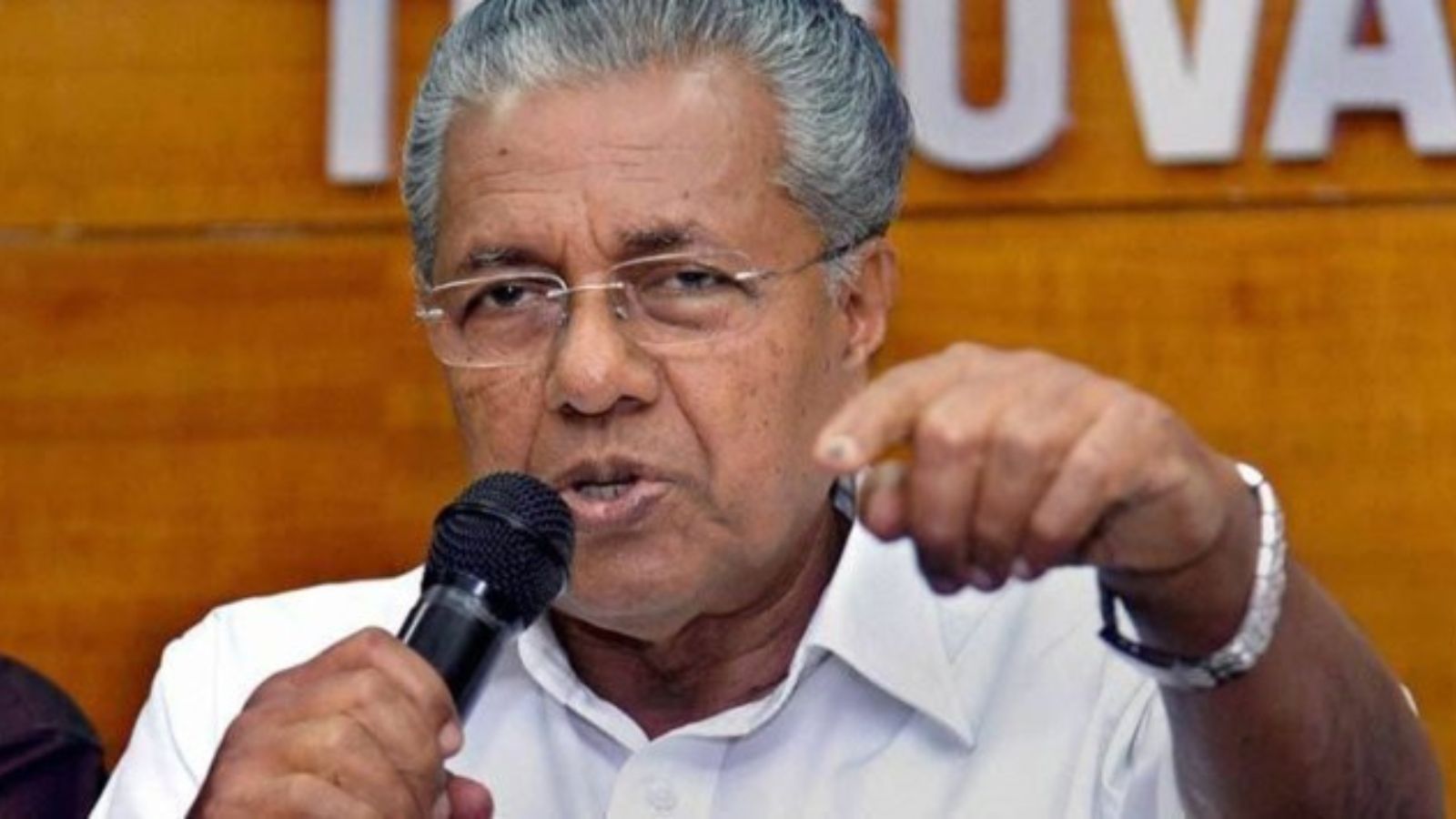 ED group attacked in Kerala after raid at Pinarayi Vijayan’s residence