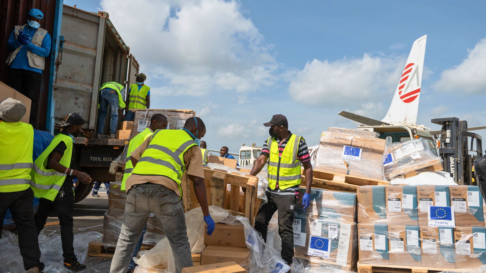 Rising Ebola instances carry again journey bans and screenings as fear mounts throughout DRC, Uganda | World Information
