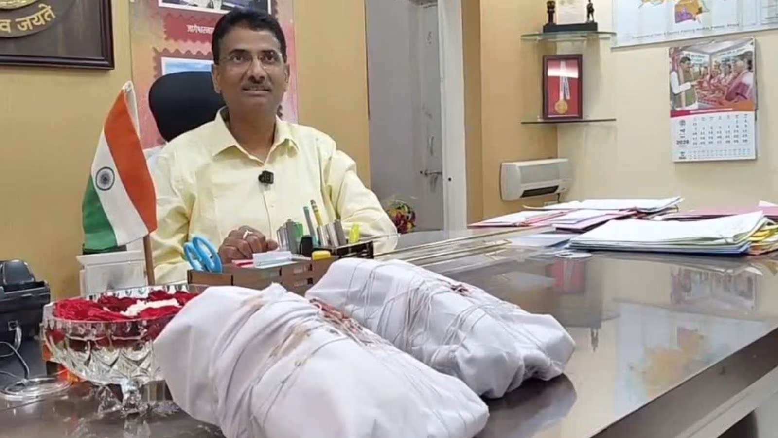 Damoh Collector uncovers workplace bugging utilizing cellphone lure, employees beneath probe