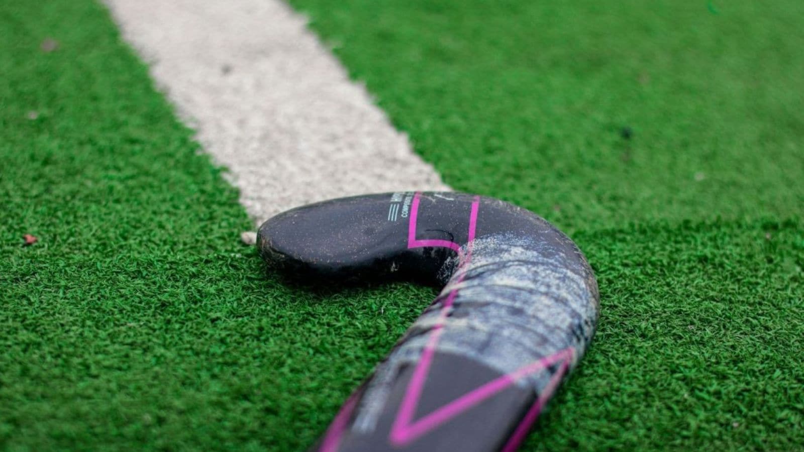 14-year-old dies after hockey ball hits head