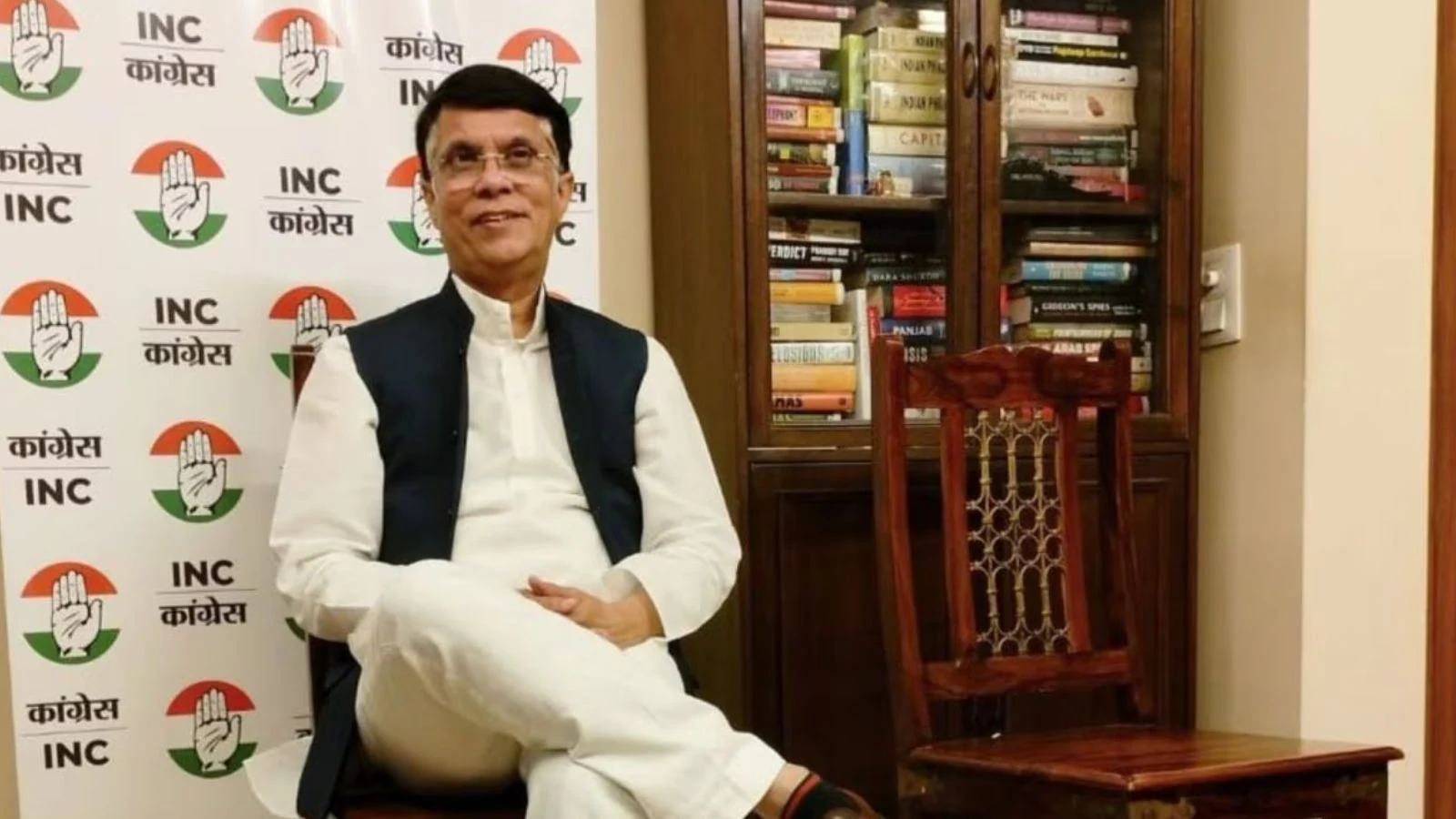 Pawan Khera Questioned by Assam Police in FIR Linked to Himanta Sarma’s Spouse