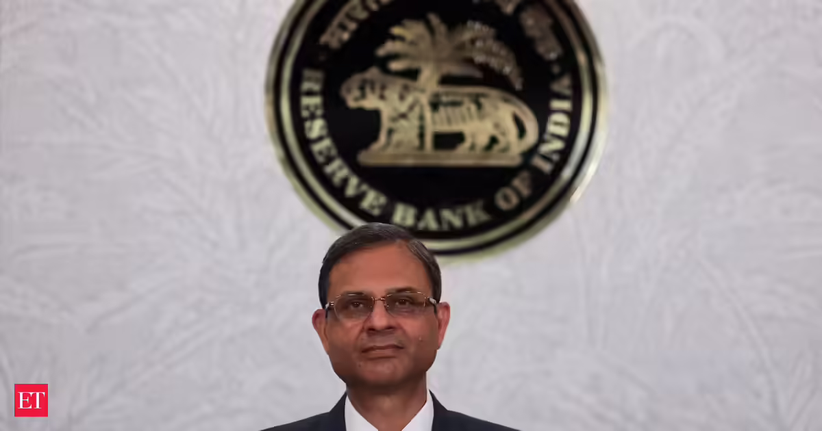 Central financial institution turns piper to attract in international capital; leaves repo charge at 5.25, retains stance impartial