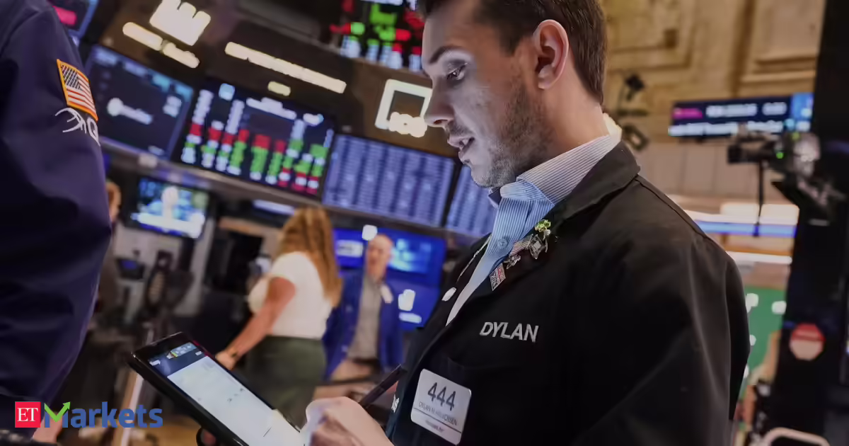 US Shares: Nasdaq, S&P finish decrease as tech megacap declines outweigh upbeat chip outlook