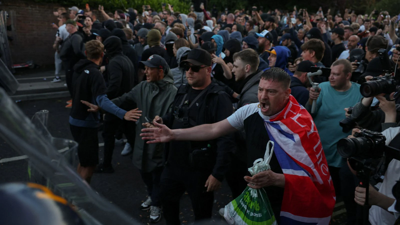 Riot erupts in UK’s Southampton after Sikh man Vickrum Digwa jailed for homicide of teenager Henry Nowak; 11 police injured | World Information