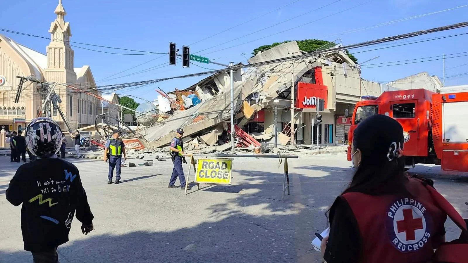 Video: Buildings flip to rubble after highly effective 7.8 magnitude earthquake hits Philippines; 32 useless | World Information