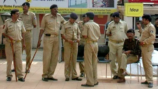 Thane businessman duped of ₹56 lakh by self-styled healer, aide for natural therapy