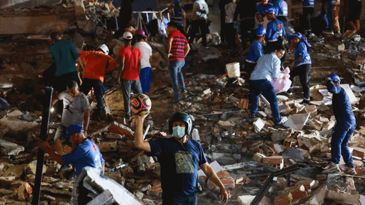 Sturdy earthquakes of magnitude 7.2, 7.5 hit Venezuela at present tsunami waring bulding collapse state of emergency Newest Updates
