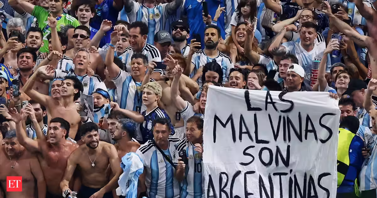 What does ‘Las Malvinas Son Argentinas’ imply? All concerning the Falkland row that adopted Messi’s Argentina into the World Cup last
