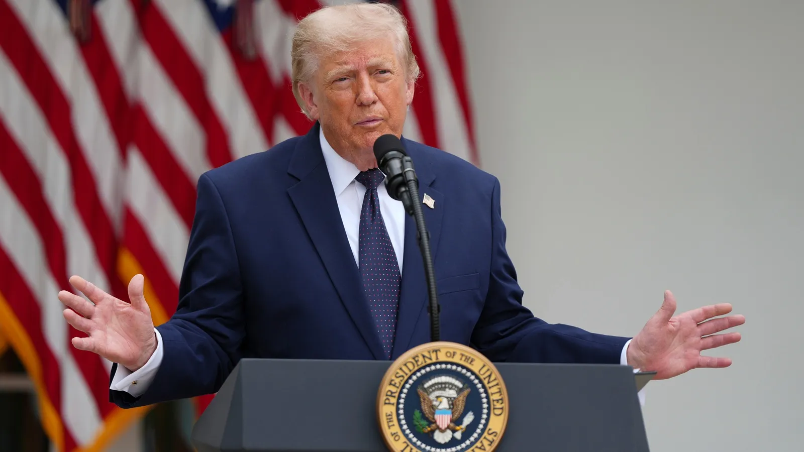 Trump reverses choice to impose 20% Hormuz charges in favour of Gulf funding offers | World Information
